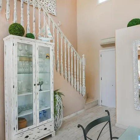 Beautiful, Spacious Townhouse With Lovely Views Holiday home