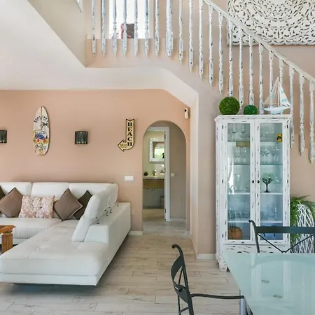 Beautiful, Spacious Townhouse With Lovely Views