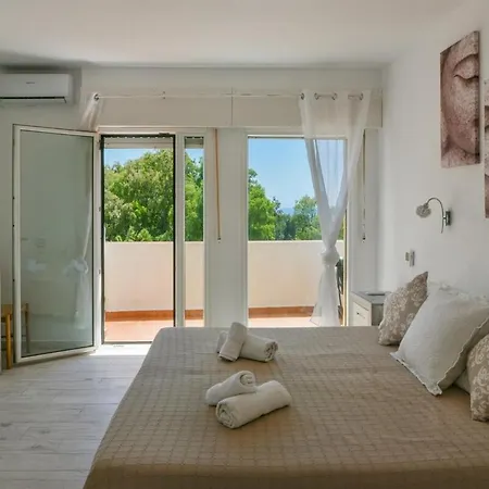 Beautiful, Spacious Townhouse With Lovely Views Sitio de Calahonda
