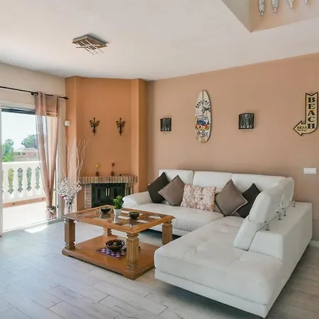 Beautiful, Spacious Townhouse With Lovely Views *